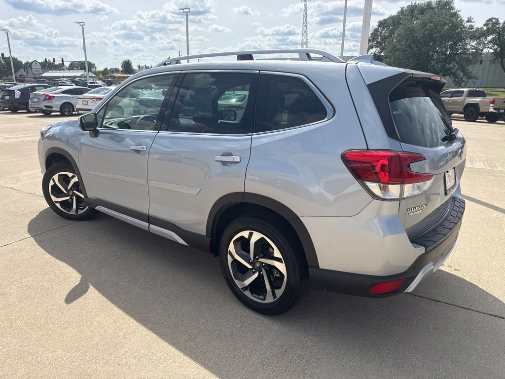 Used 2023 Subaru Forester Touring w/ Popular Package #3 AWD/4WD image 5