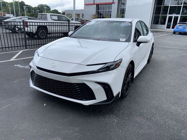 Certified 2025 Toyota Camry SE FWD image 4