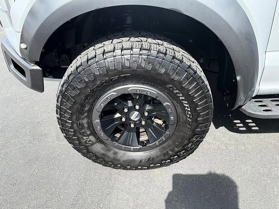 Used 2017 Ford F150 Raptor w/ Equipment Group 802A Luxury AWD/4WD image 10