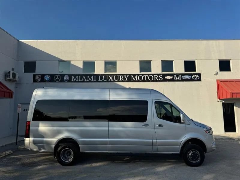 Used 2023 Mercedes-Benz Sprinter 3500 image 2