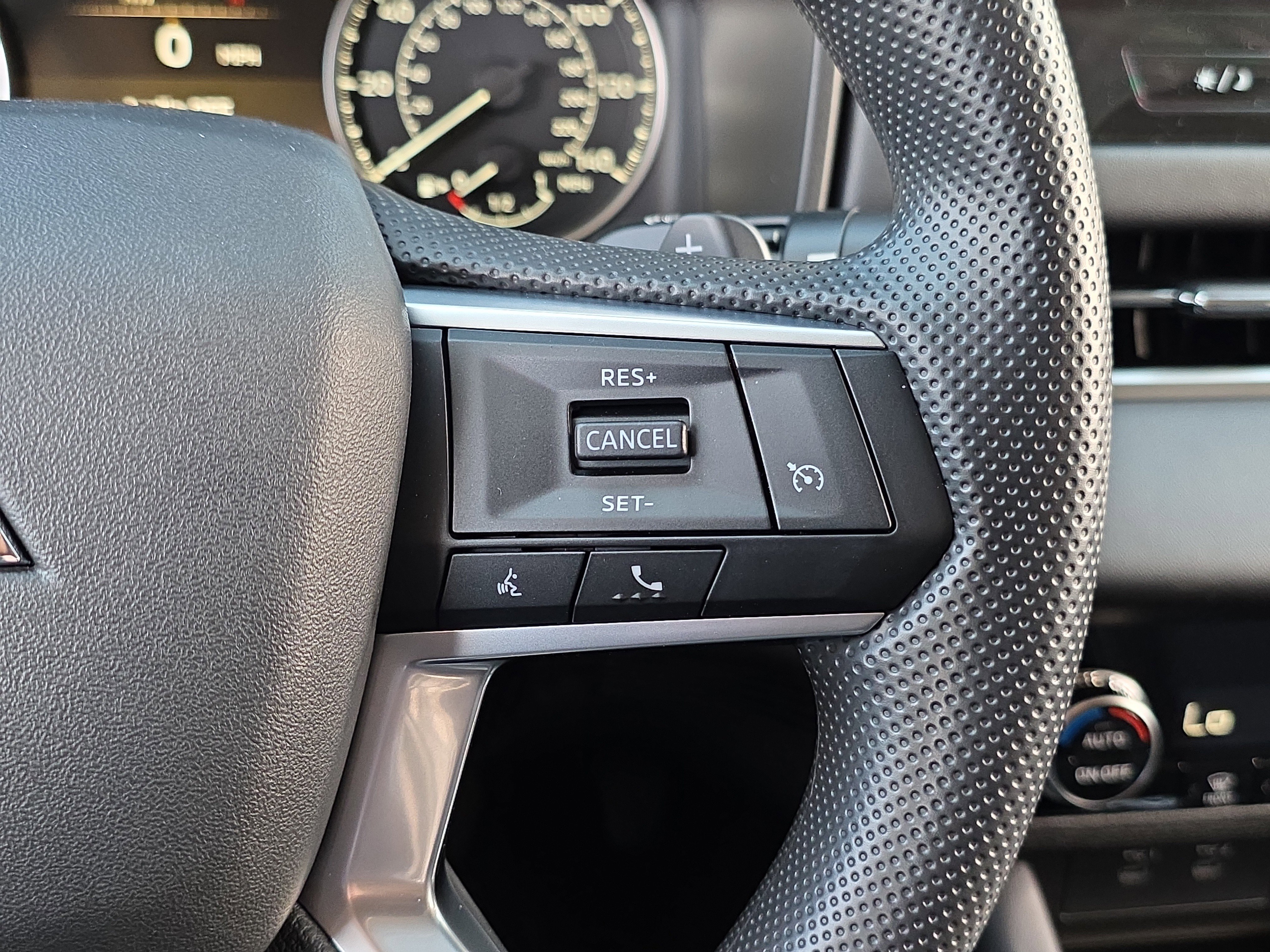 New 2026 Mitsubishi Outlander ES FWD image 16