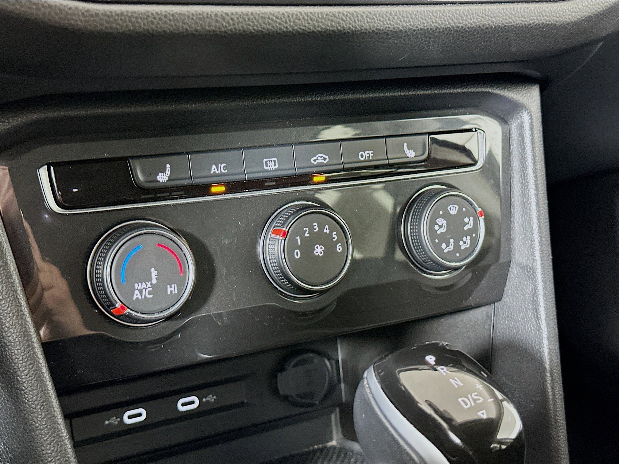 Used 2024 Volkswagen Tiguan S image 23