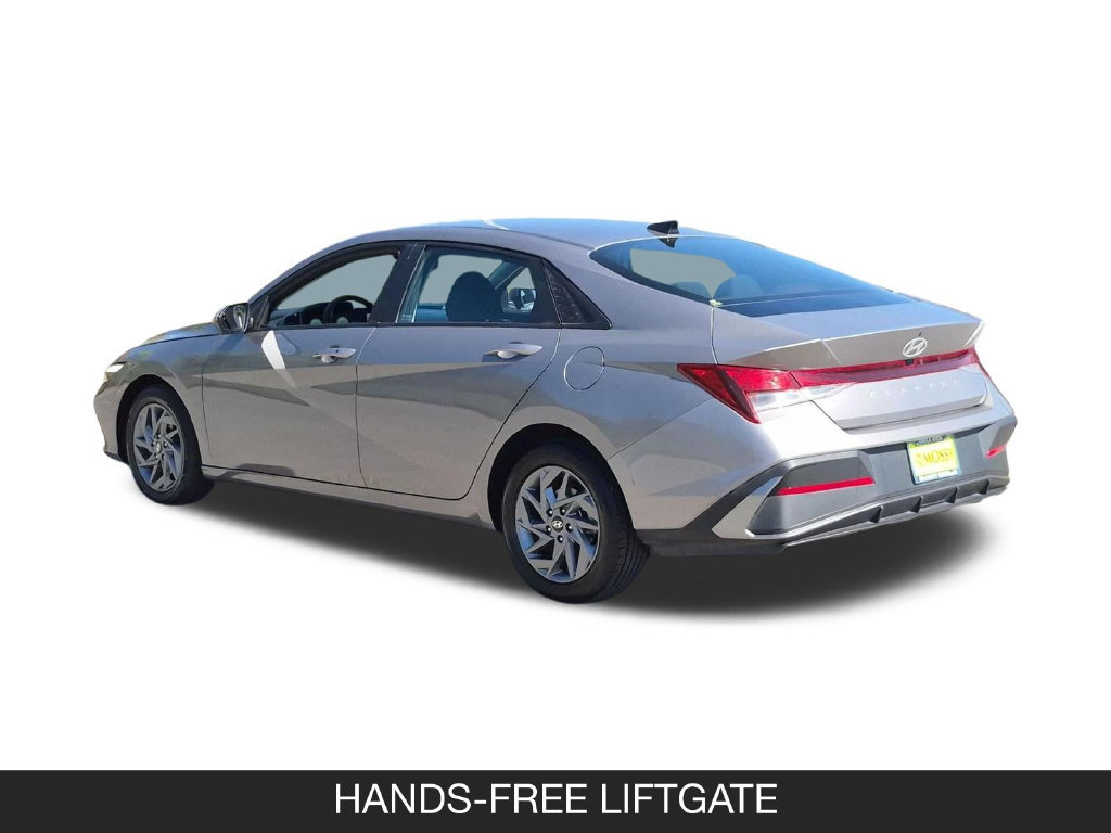 Used 2024 Hyundai Elantra SEL FWD image 7