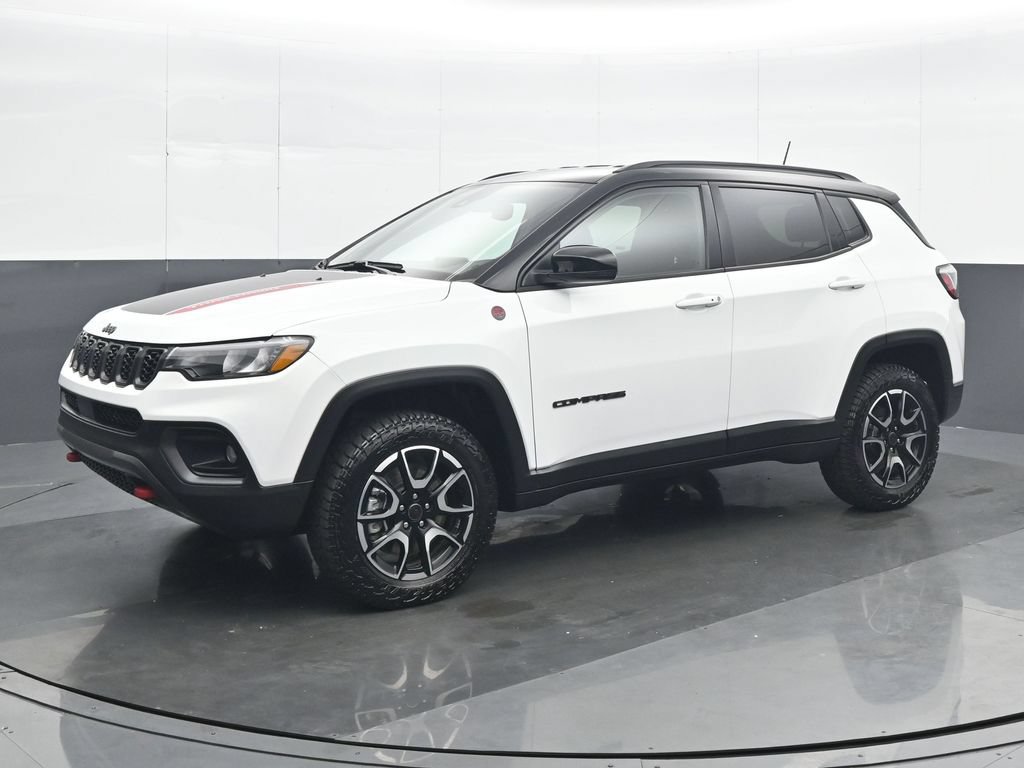 Used 2026 Jeep Compass Trailhawk AWD/4WD image 2