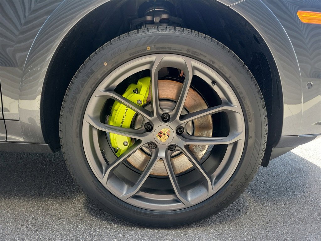 New 2025 Porsche Cayenne E-Hybrid Coupe image 12
