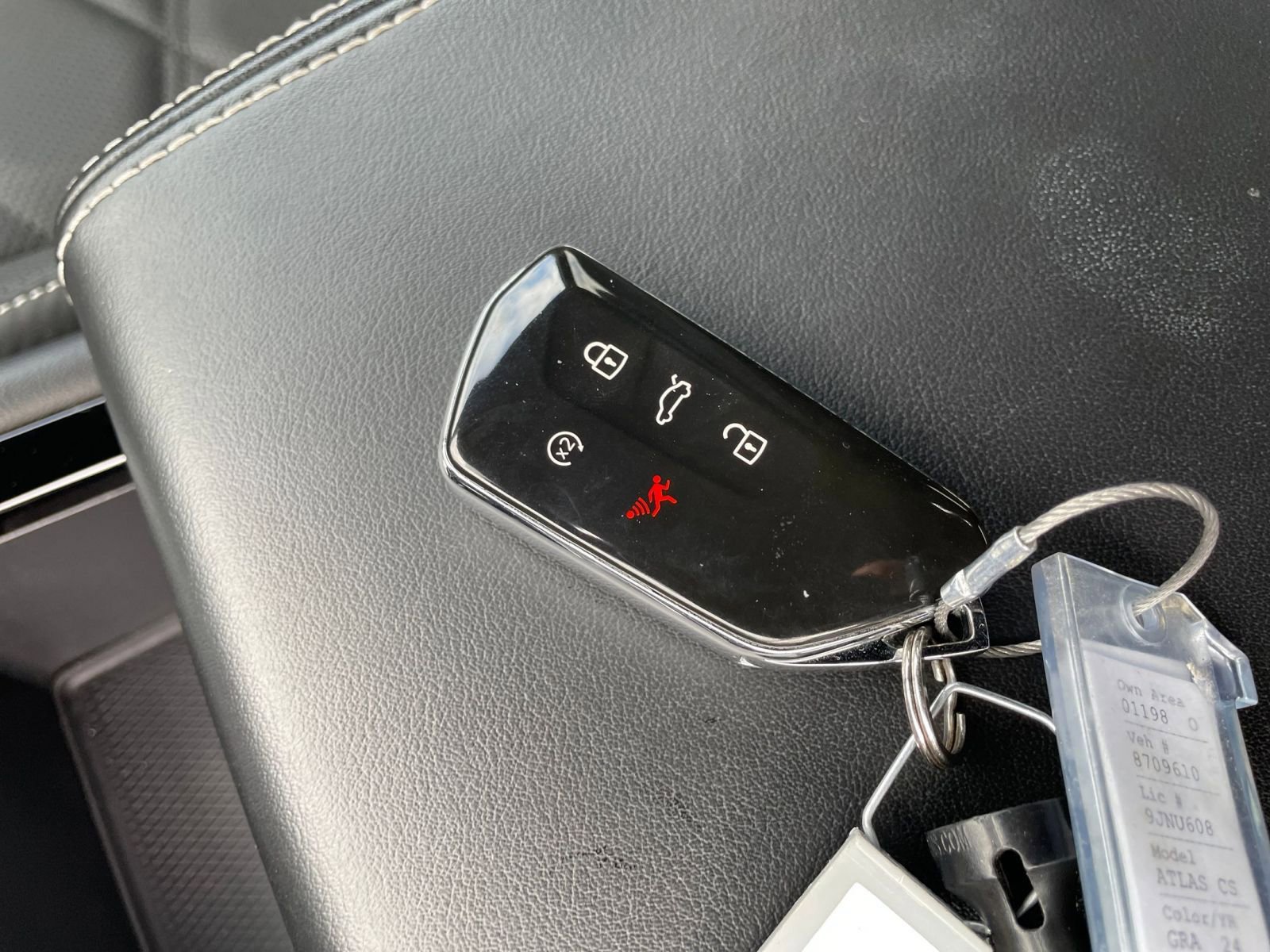 Used 2024 Volkswagen Atlas Cross Sport SE image 23