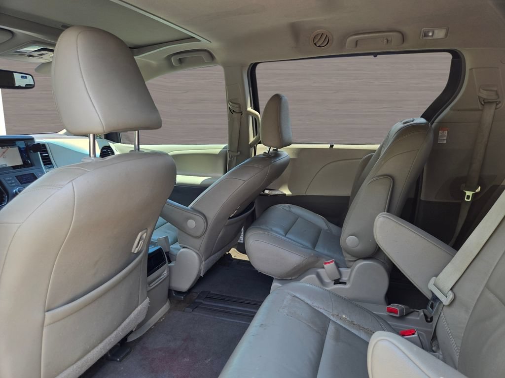Used 2015 Toyota Sienna XLE w/ XLE Navigation Package FWD image 16