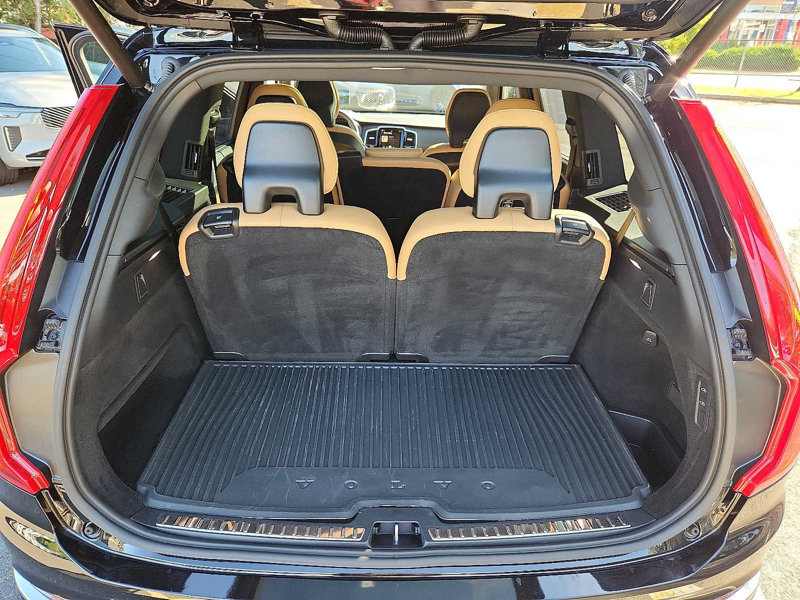 Certified 2024 Volvo XC90 B6 Ultimate w/ Protection Package AWD/4WD image 27