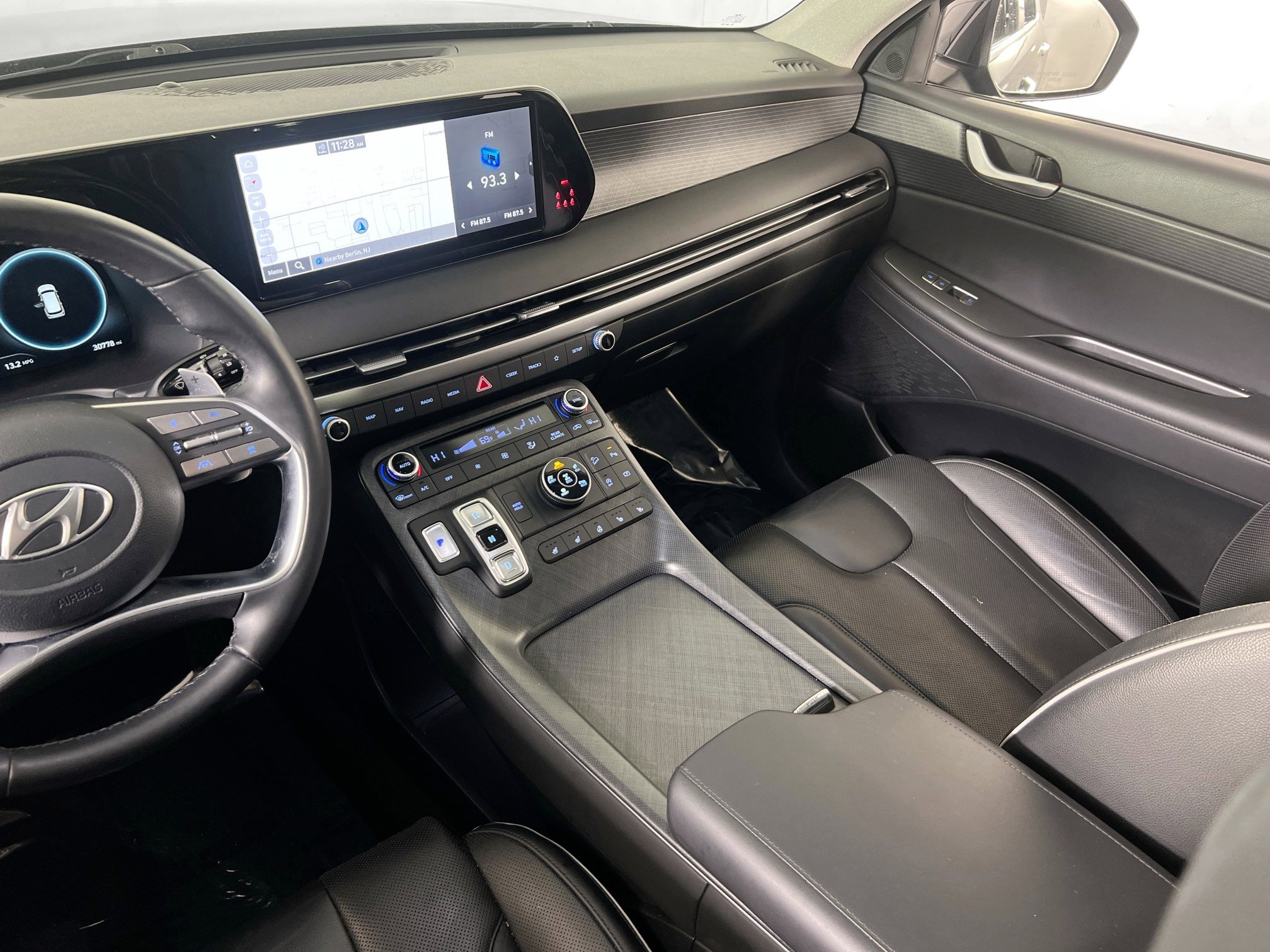 Used 2023 Hyundai Palisade Limited image 24