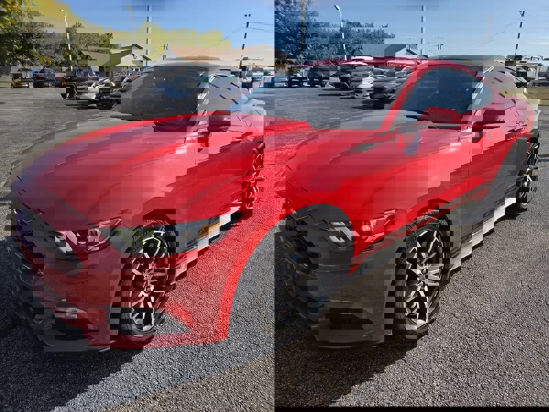 Used 2016 Ford Mustang Premium image 7