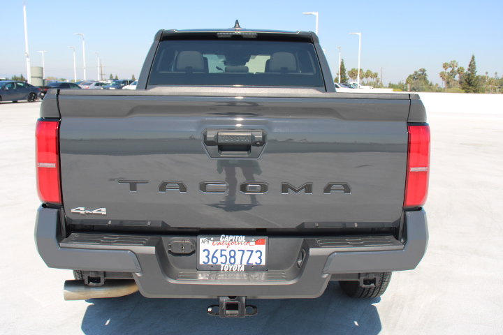 Certified 2024 Toyota Tacoma SR5 AWD/4WD image 4