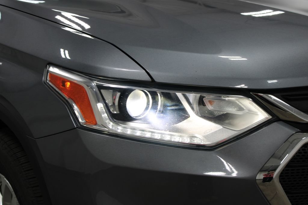 Used 2021 Chevrolet Traverse LS FWD image 12