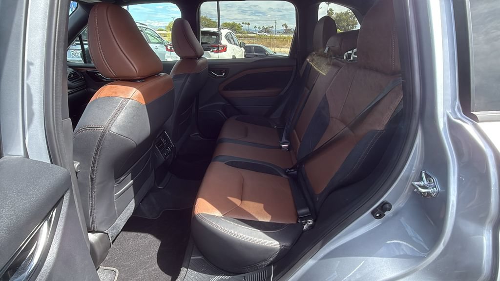 Certified 2025 Subaru Forester Touring AWD/4WD image 18