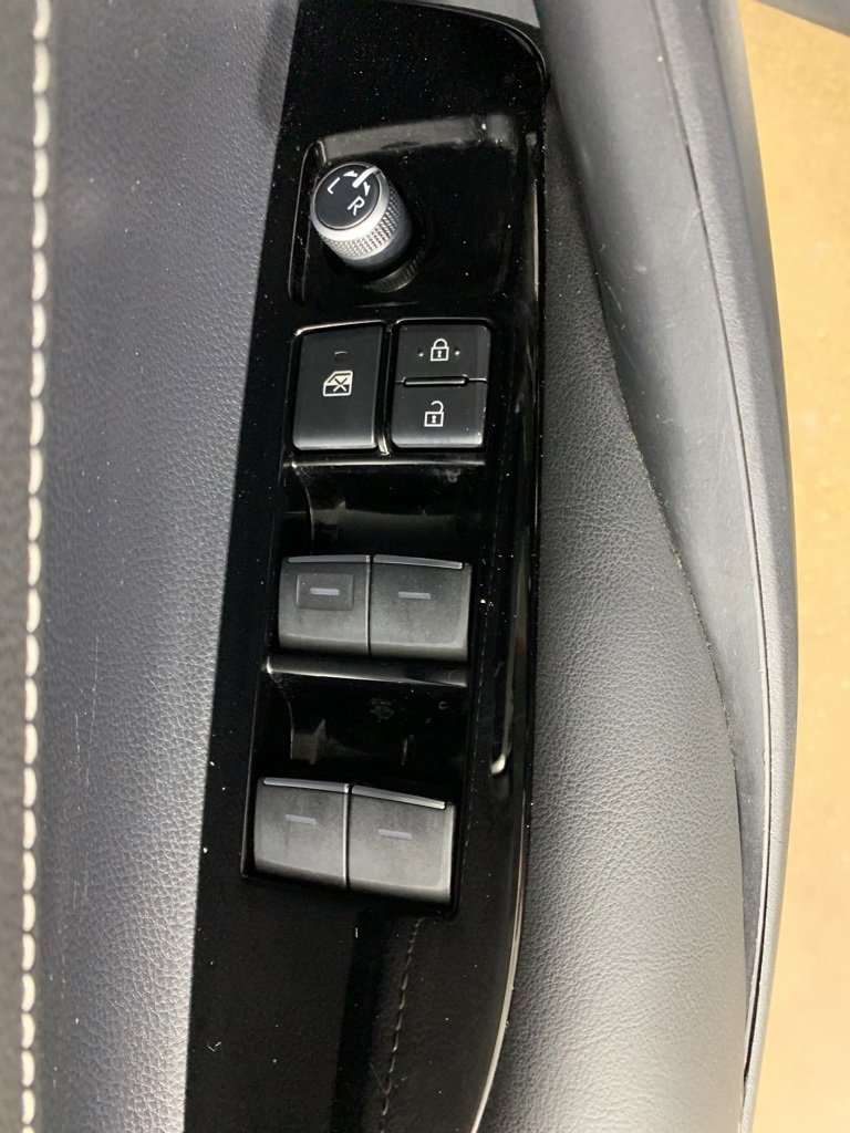 Used 2021 Toyota Corolla SE w/ Carpet Mat Package (TMS) image 15