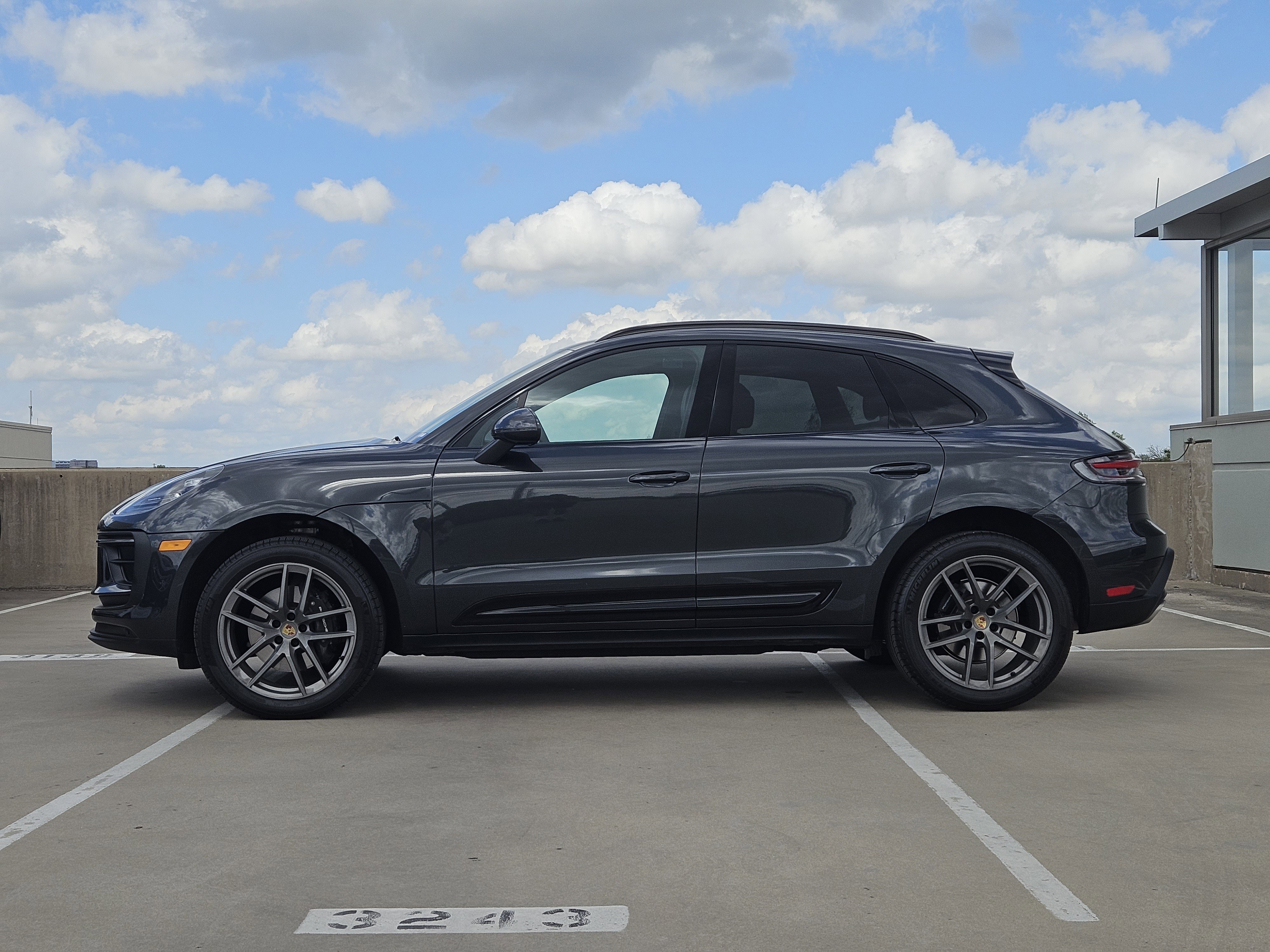 Certified 2025 Porsche Macan video 2