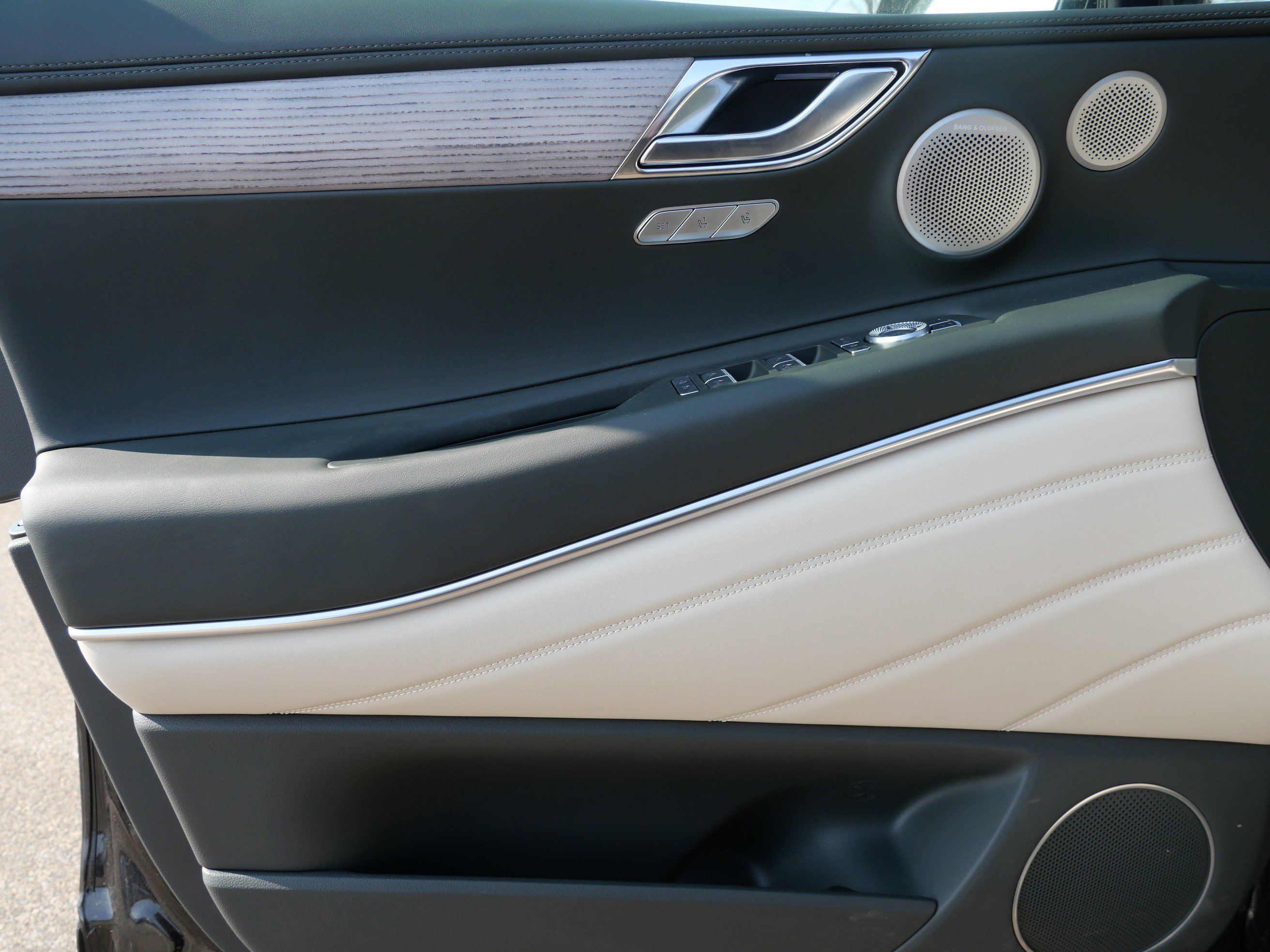 New 2026 Genesis GV80 2.5T Prestige image 4