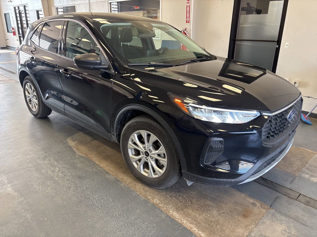 Certified 2024 Ford Escape Active w/ Cold Weather Package image 1