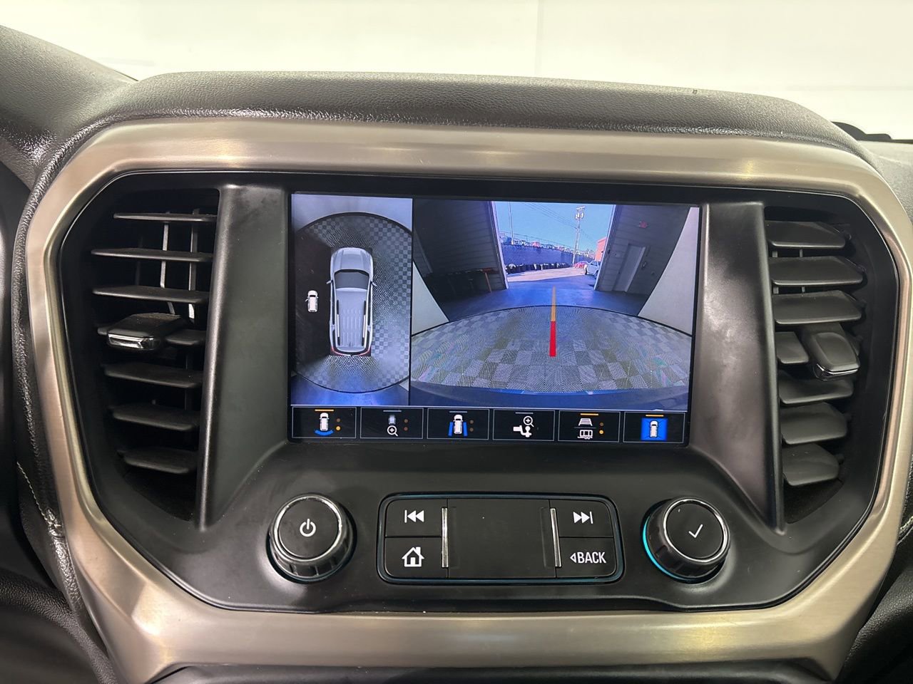 Used 2022 GMC Acadia Denali w/ Denali Ultimate Package image 17