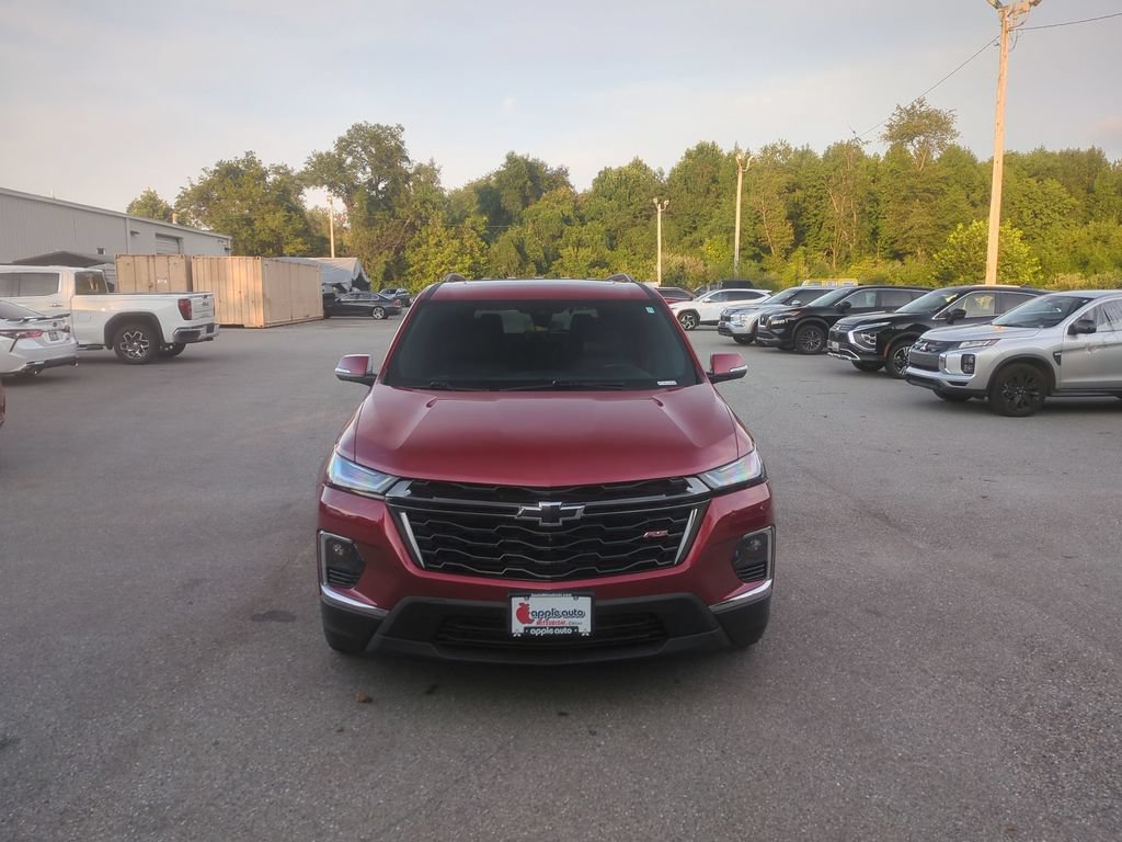 Used 2023 Chevrolet Traverse RS AWD/4WD image 2