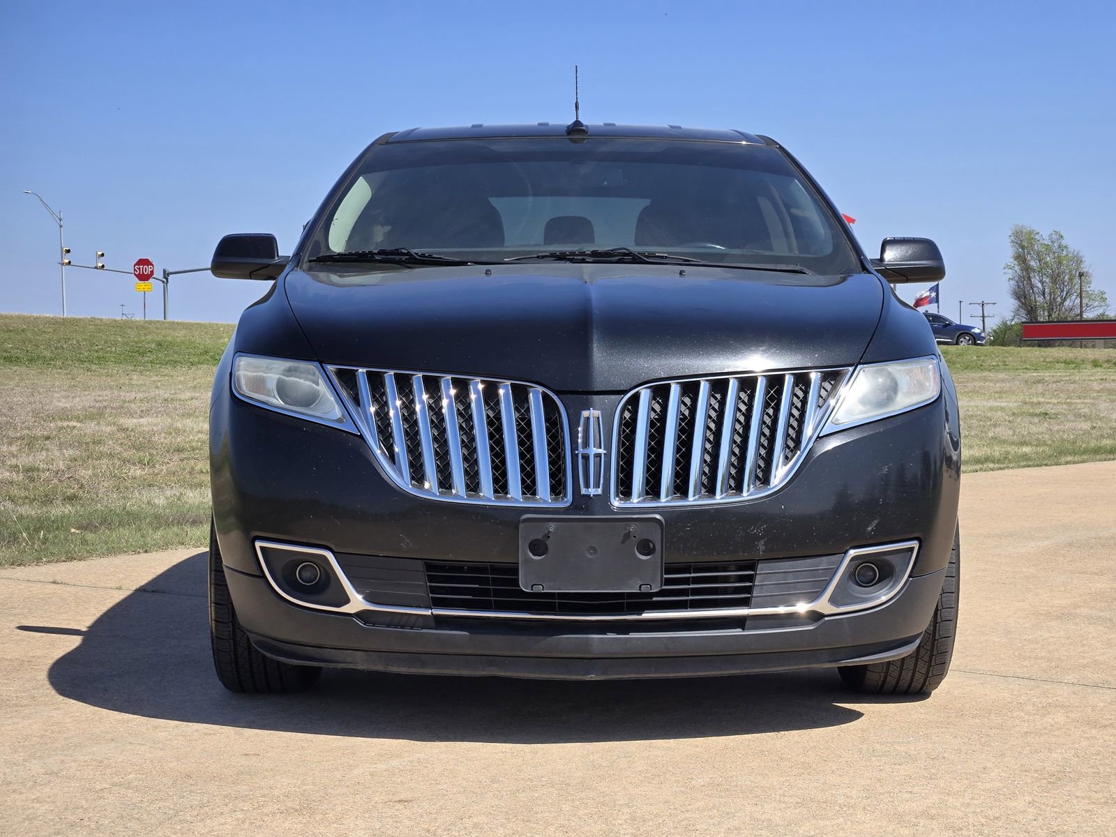 Used 2013 Lincoln MKX FWD image 6