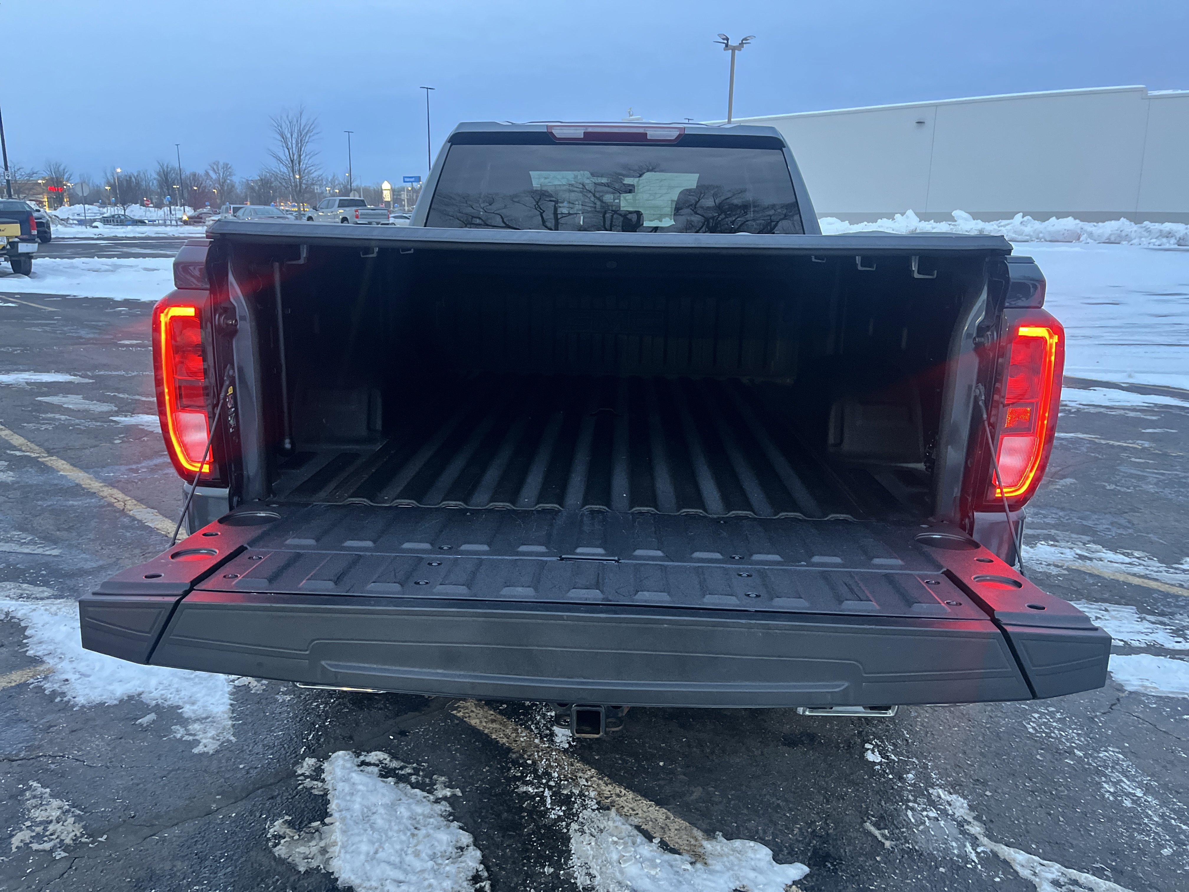 Used 2022 GMC Sierra 1500 SLE w/ X31 Off-Road Package image 18