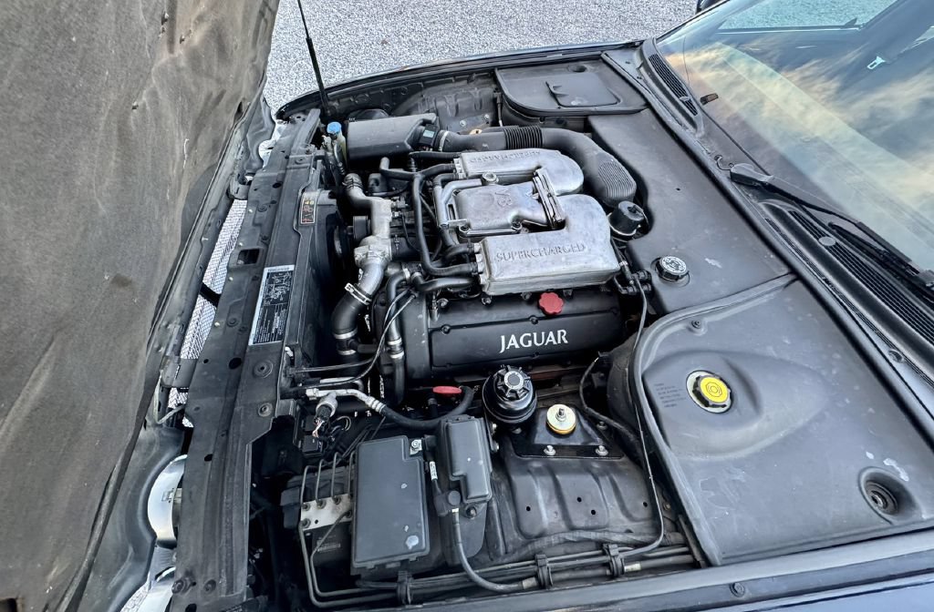 Used 1998 Jaguar XJ8 RWD image 15