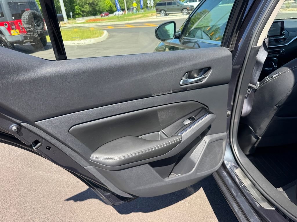Used 2021 Nissan Altima 2.5 SL FWD image 13
