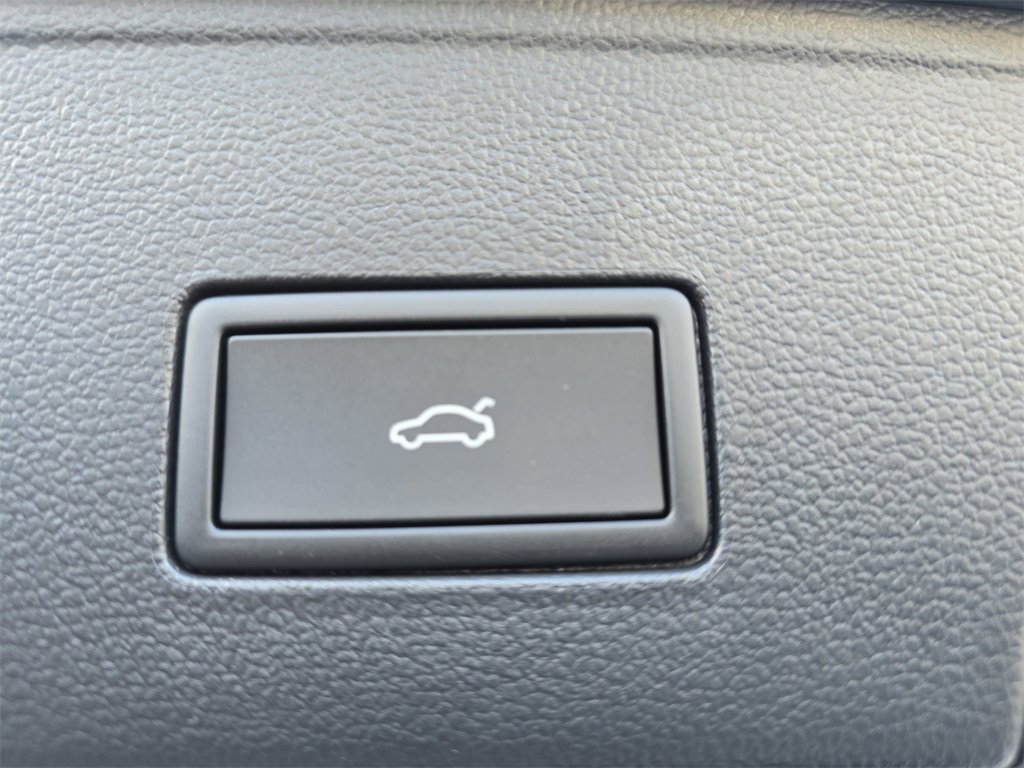 New 2026 Volkswagen Atlas Cross Sport SE image 33