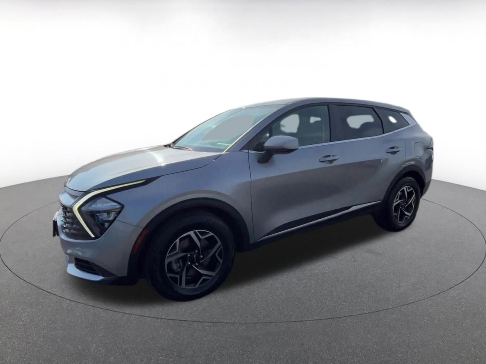 Used 2023 Kia Sportage LX image 8