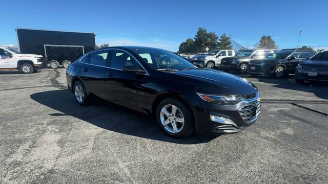 Used 2024 Chevrolet Malibu LT image 2