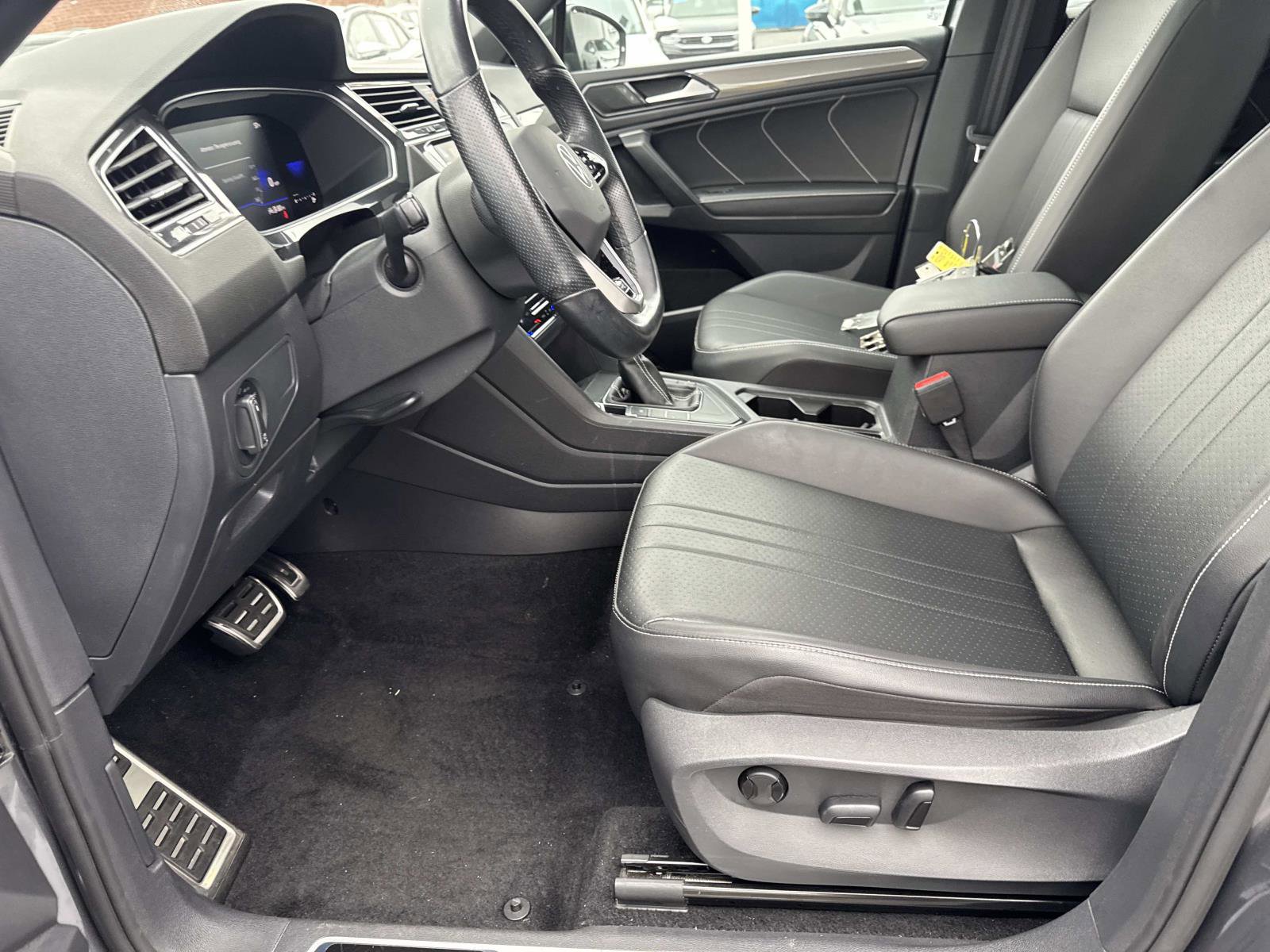 Certified 2023 Volkswagen Tiguan SE R-Line image 14