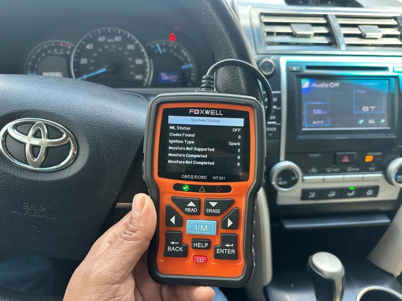 Used 2013 Toyota Camry LE image 17