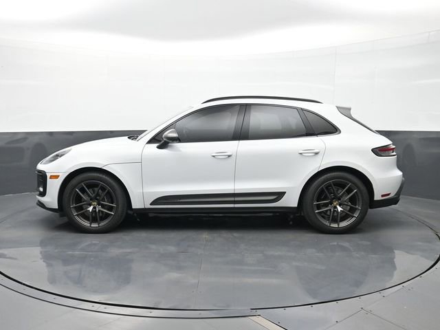 Certified 2023 Porsche Macan Turbo image 2