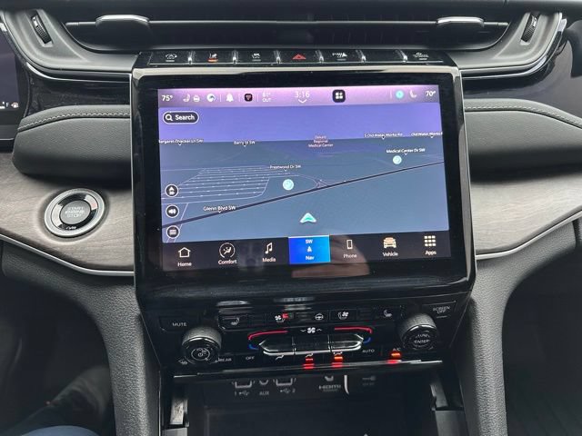 Used 2023 Jeep Grand Cherokee L Limited w/ Luxury Tech Group II AWD/4WD image 11