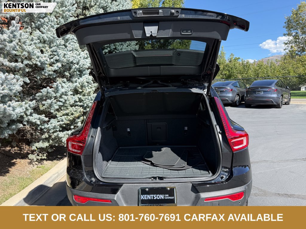 Used 2026 Volvo XC40 B5 Plus AWD/4WD image 32