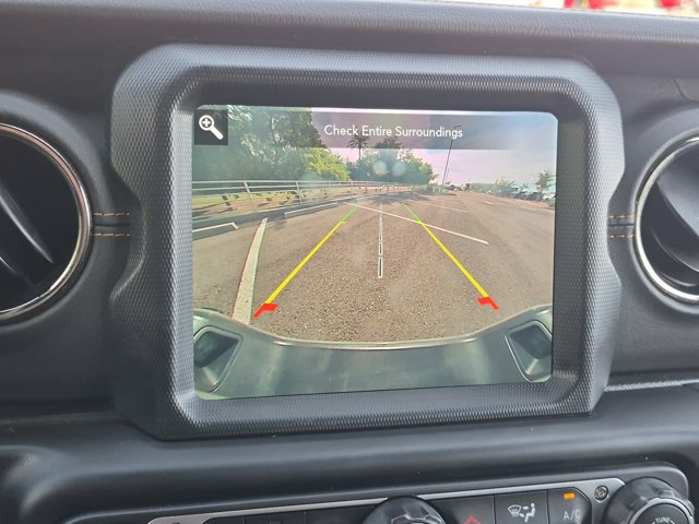 Used 2022 Jeep Gladiator Overland AWD/4WD image 18