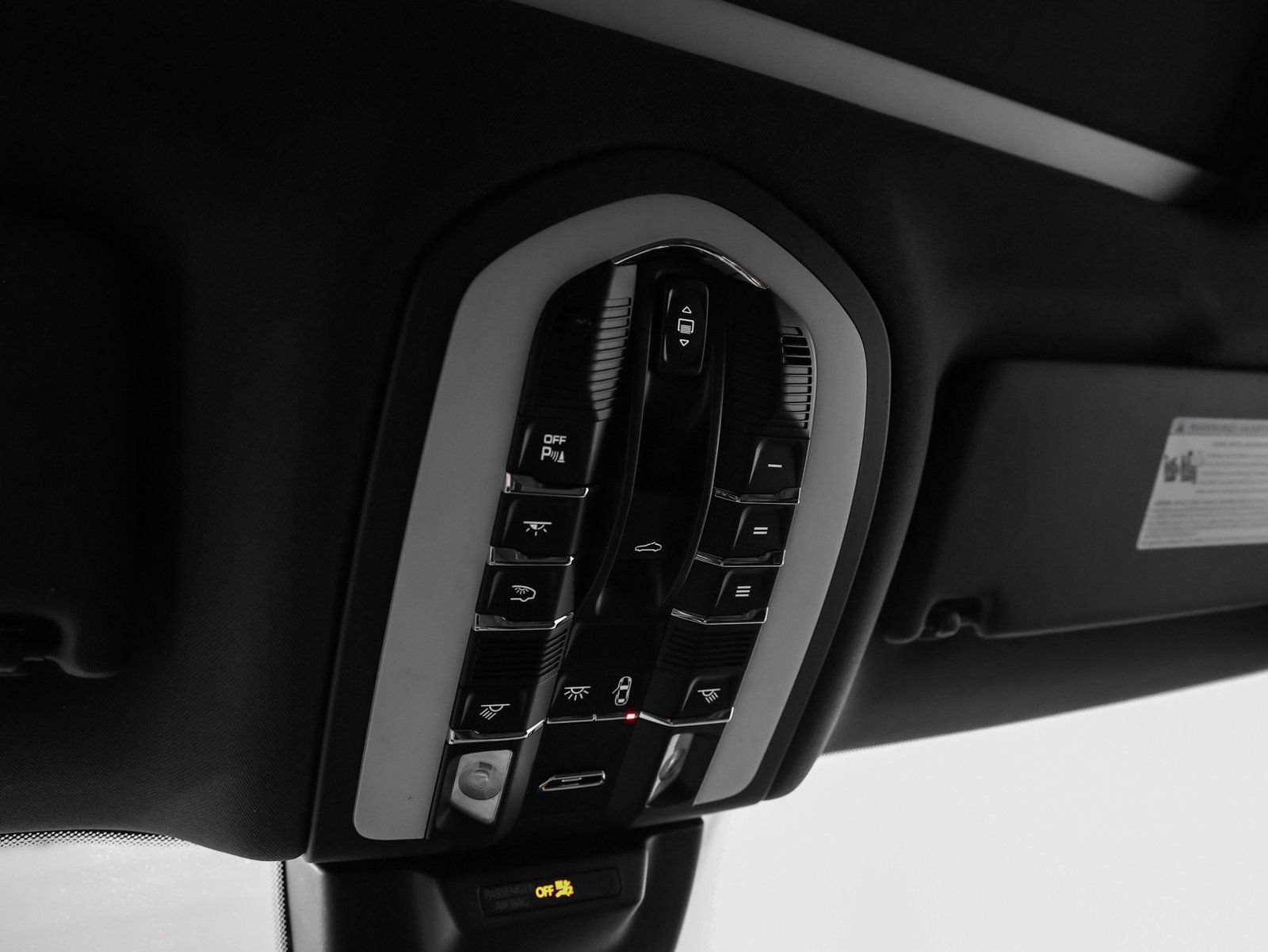 Certified 2026 Porsche Macan AWD/4WD image 35