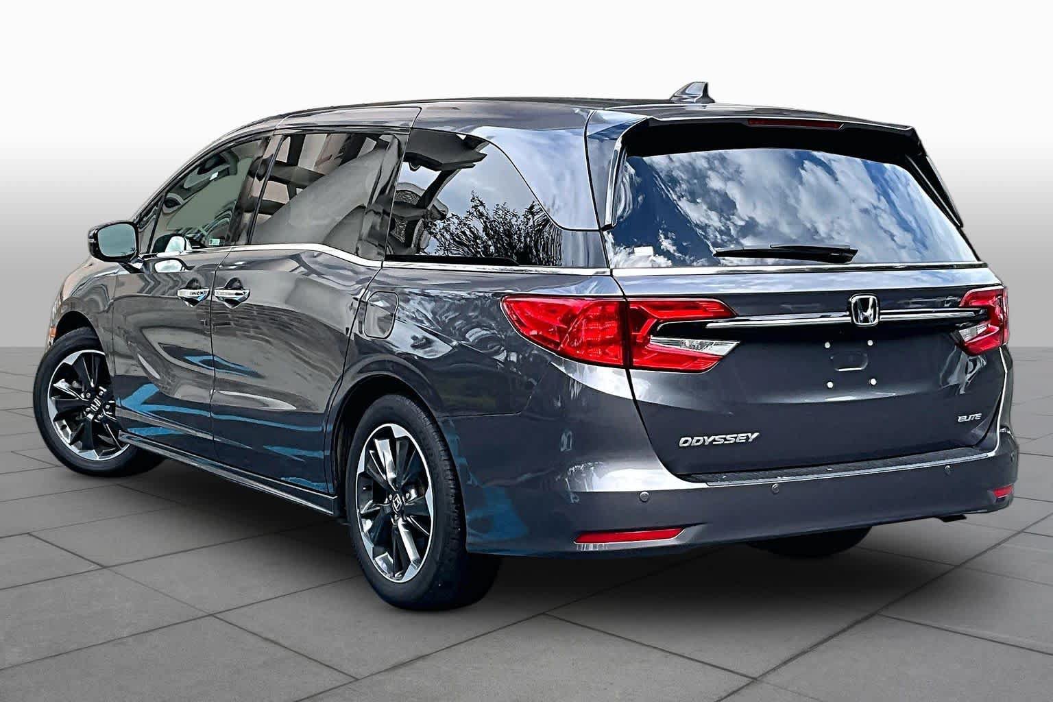 Used 2023 Honda Odyssey Elite image 12