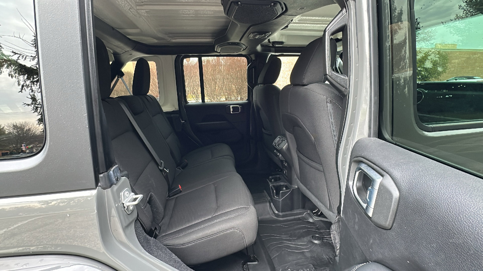 Used 2020 Jeep Wrangler Unlimited Sahara w/ Cold Weather Group image 24