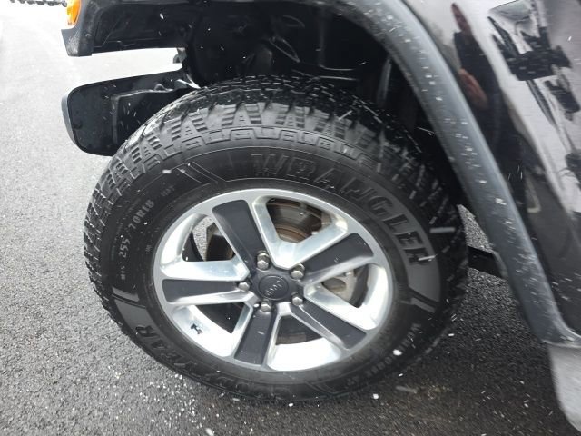 Used 2020 Jeep Wrangler Unlimited Sahara image 38