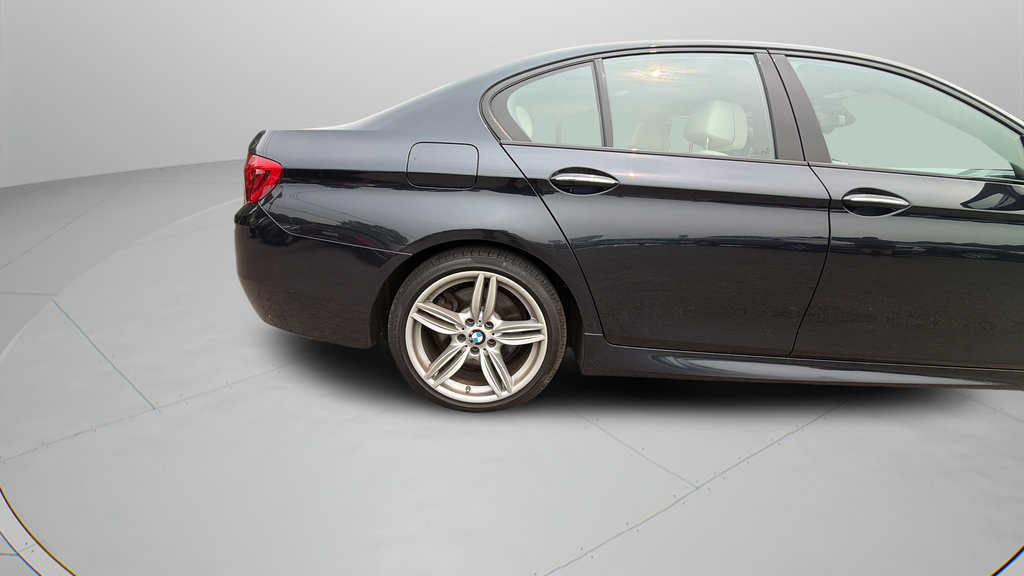 Used 2015 BMW 550i xDrive Sedan AWD/4WD image 33