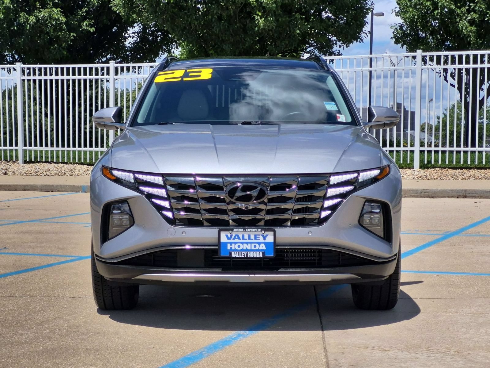 Used 2023 Hyundai Tucson Limited w/ Cargo Package AWD/4WD image 3