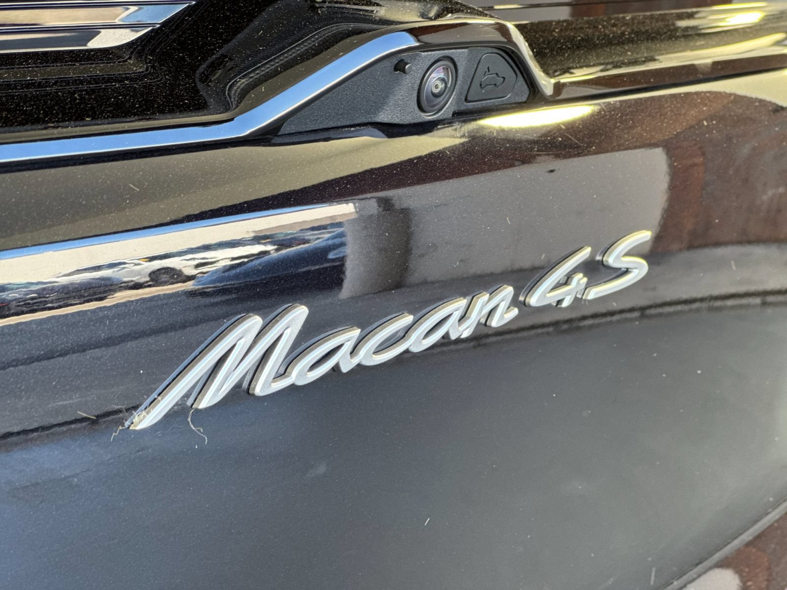 Certified 2025 Porsche Macan 4S Electric AWD/4WD image 35
