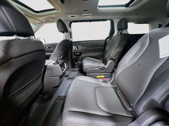 New 2027 Kia Carnival SX w/ Dark Edition Package FWD image 26