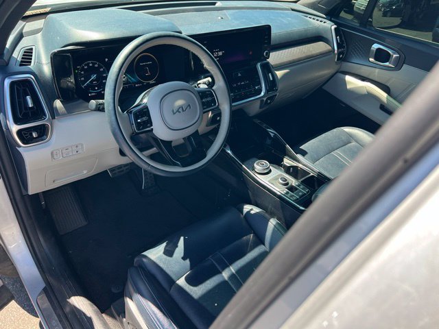 Certified 2023 Kia Sorento SX Prestige AWD/4WD image 13