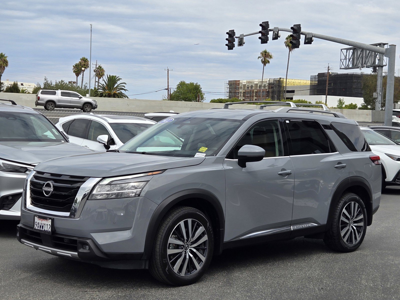 Used 2022 Nissan Pathfinder Platinum w/ Cargo Package AWD/4WD image 8