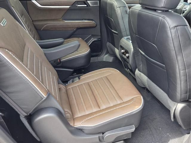 New 2026 GMC Acadia Denali Ultimate FWD image 18