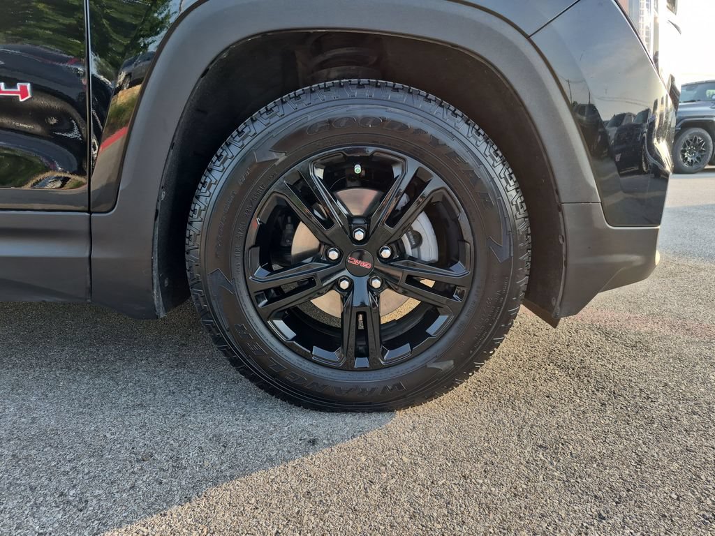 Certified 2024 GMC Terrain AT4 w/ Infotainment Package II AWD/4WD image 17