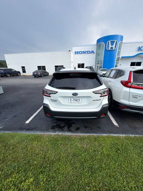 Used 2023 Subaru Outback Onyx Edition AWD/4WD image 5