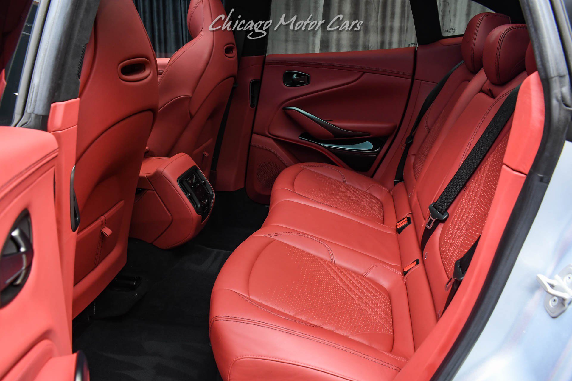 Used 2022 Aston Martin DBX AWD/4WD image 26